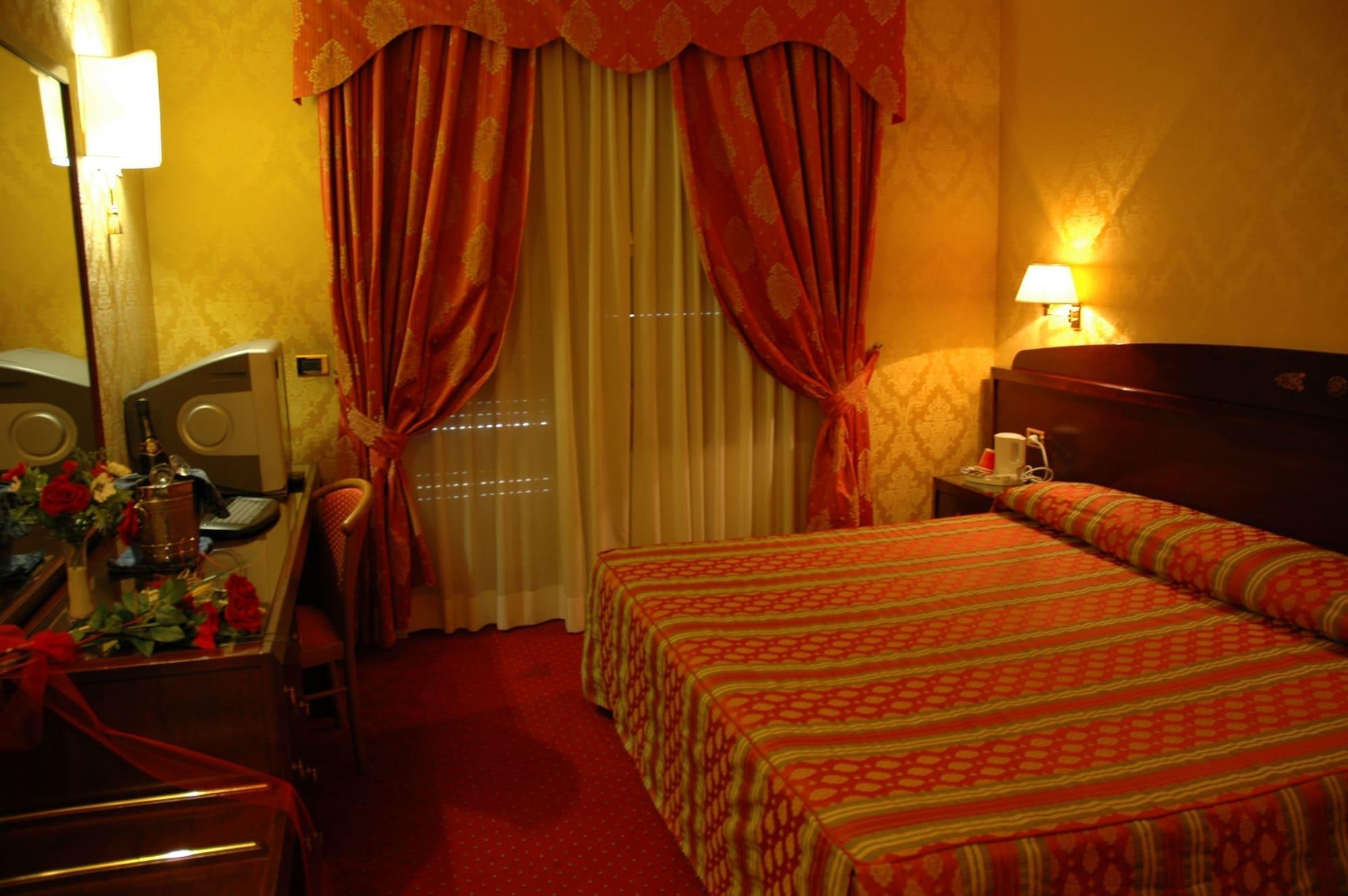 Grand Hotel Dei Cesari Anzio Esterno foto