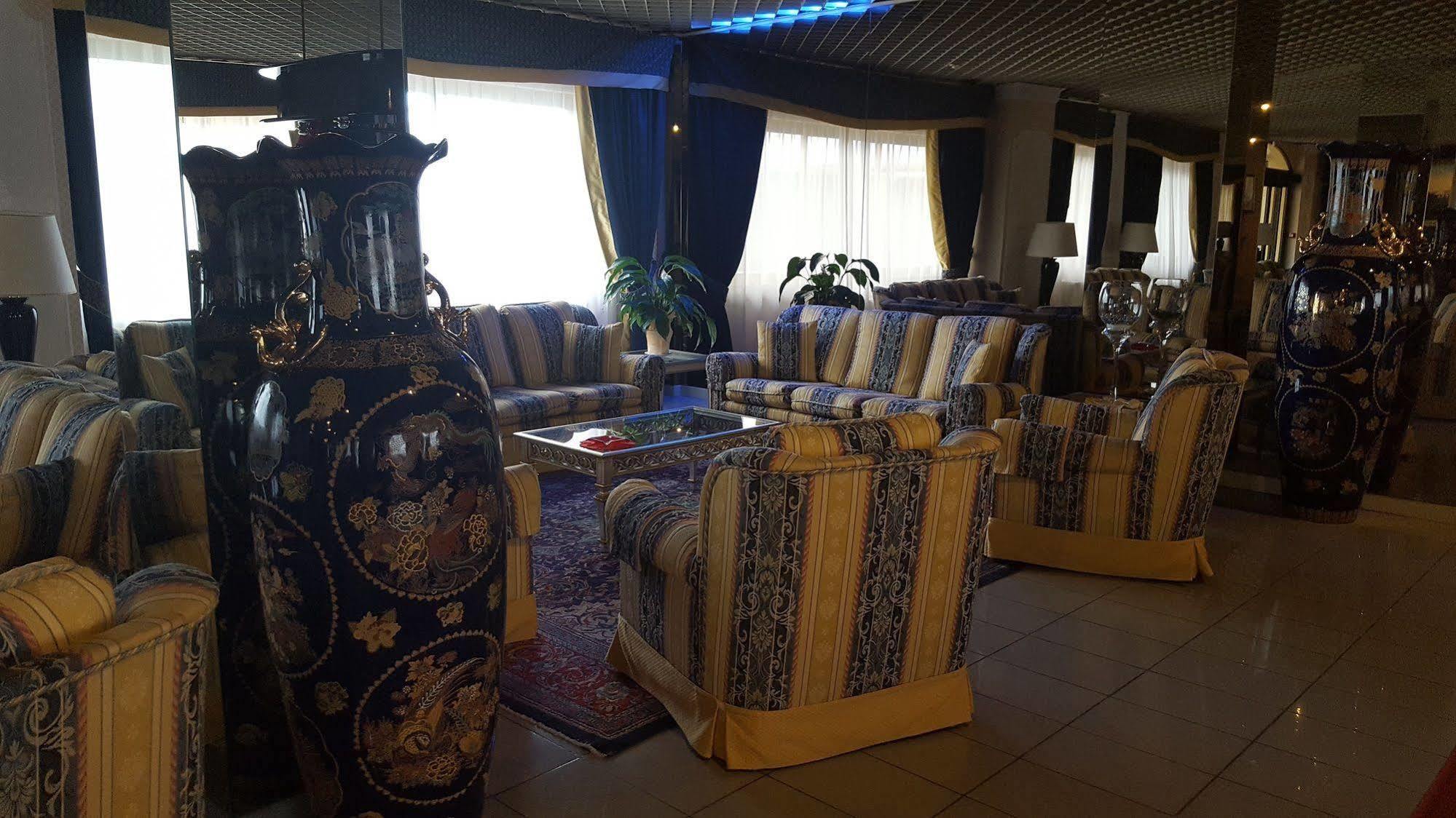 Grand Hotel Dei Cesari Anzio Esterno foto