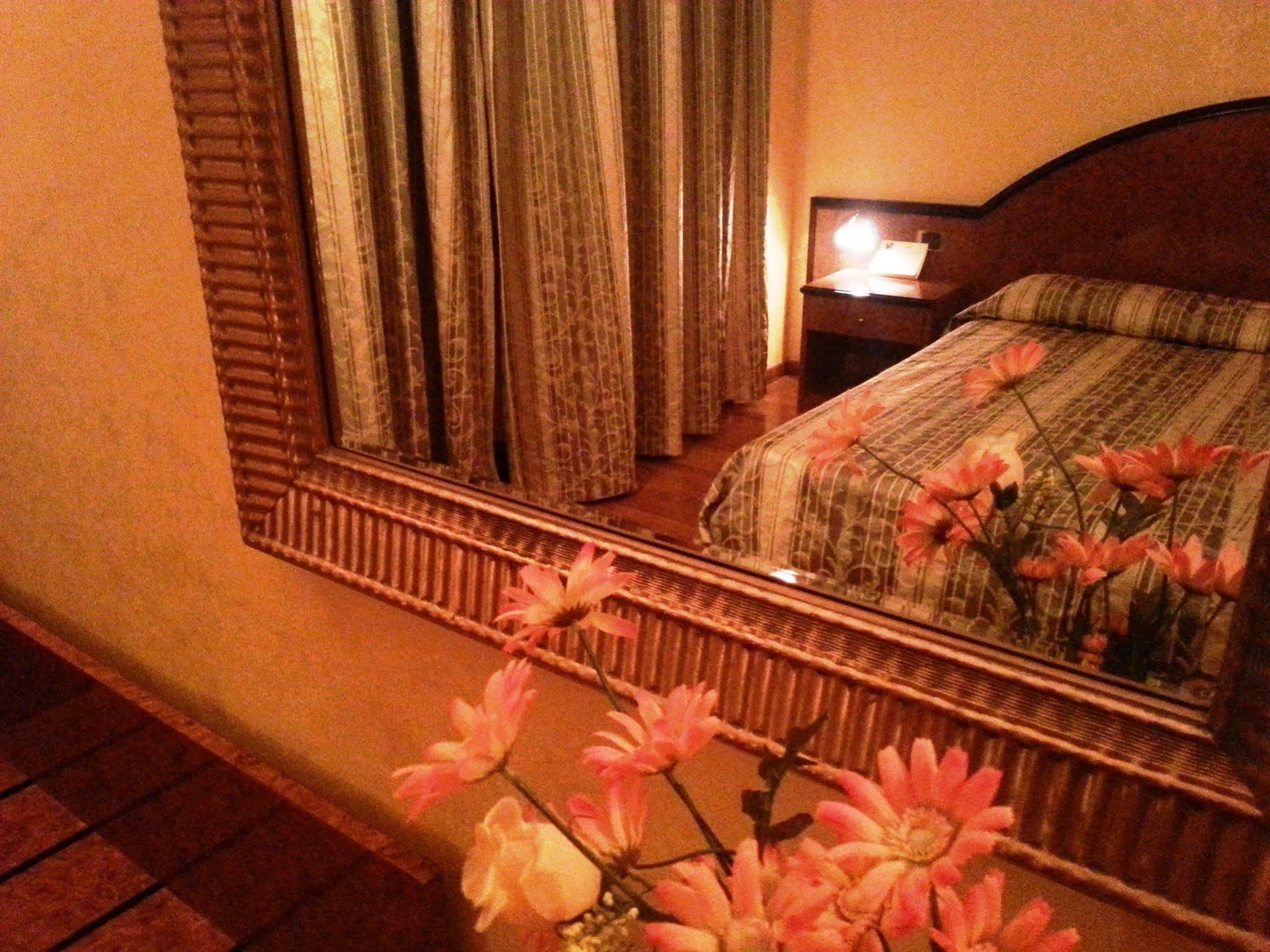 Grand Hotel Dei Cesari Anzio Esterno foto